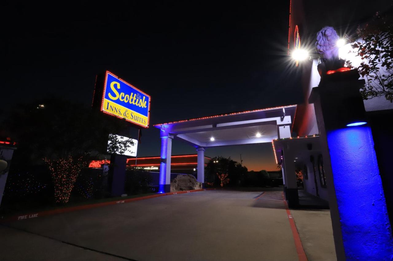 Scottish Inn And Suites Houston-Jones Road Louetta Bagian luar foto