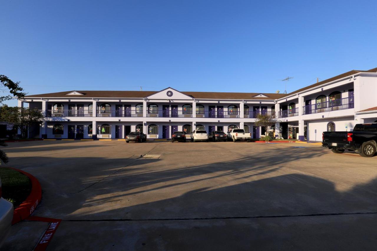 Scottish Inn And Suites Houston-Jones Road Louetta Bagian luar foto