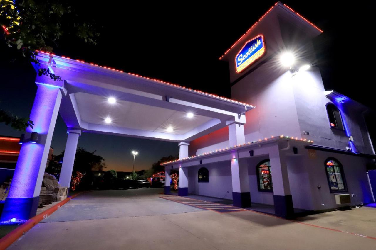 Scottish Inn And Suites Houston-Jones Road Louetta Bagian luar foto