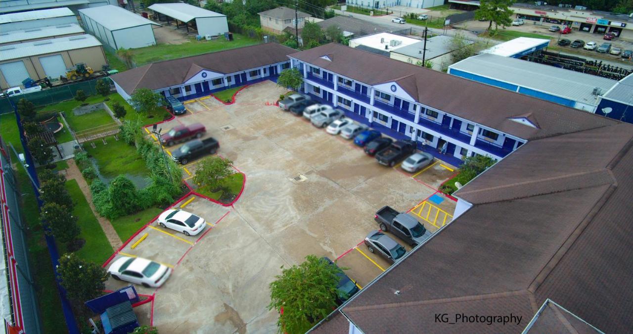 Scottish Inn And Suites Houston-Jones Road Louetta Bagian luar foto