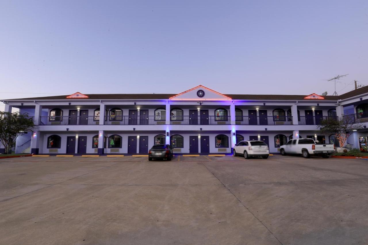 Scottish Inn And Suites Houston-Jones Road Louetta Bagian luar foto